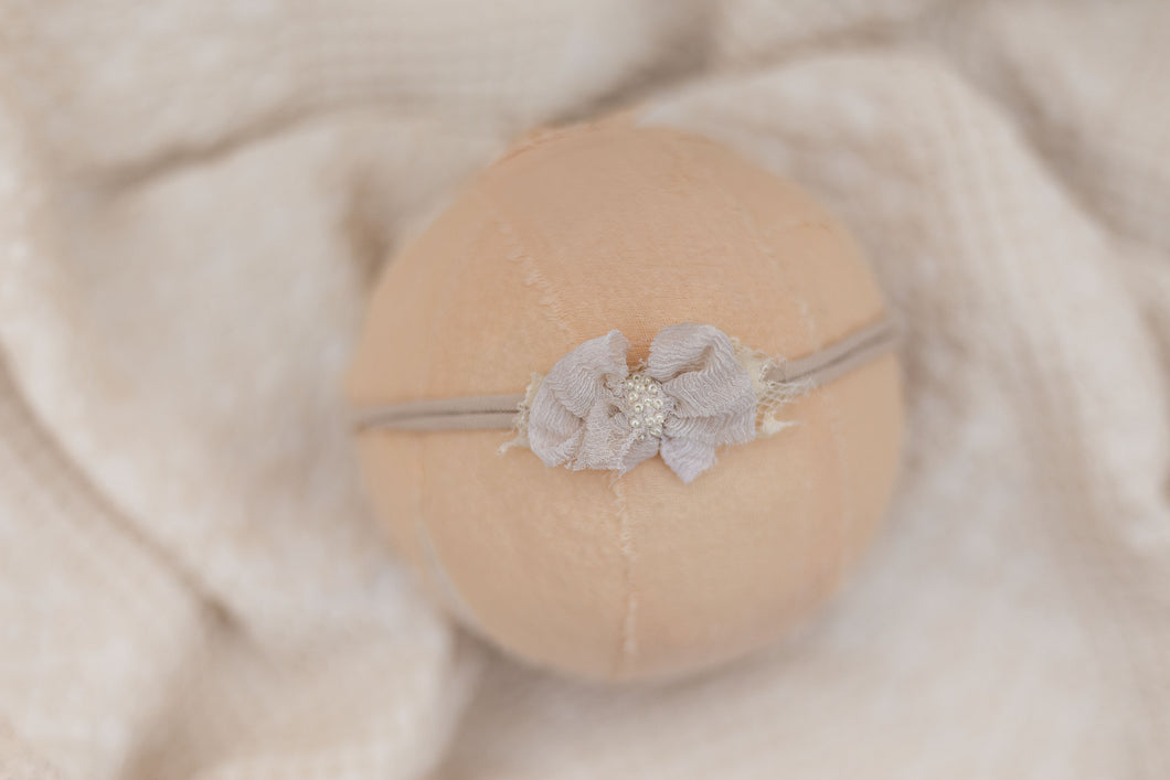 Neutral - Dove Beaded Bow